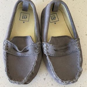 Gap moccasins